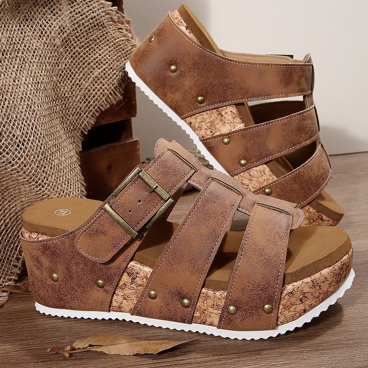 Y-R111 Women's wedge-shaped rivet slippers