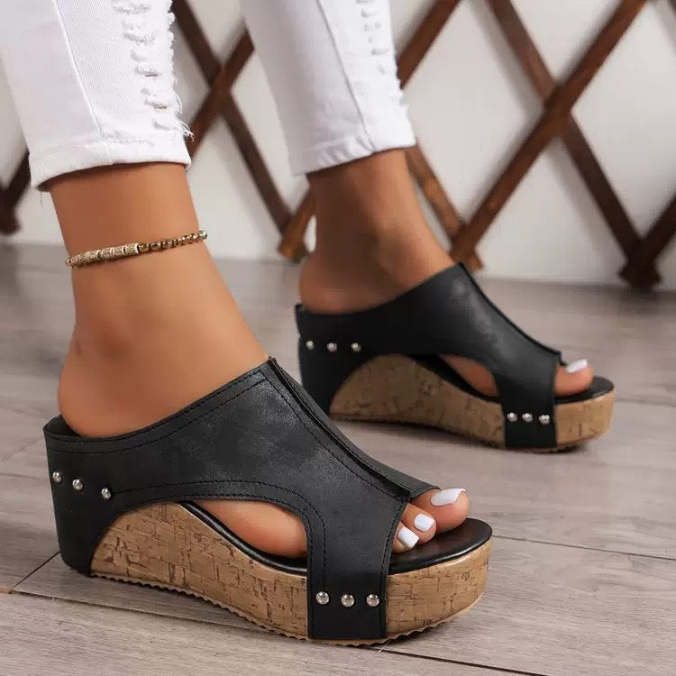Y-R115 Ladies' Slope and Fish Mouth Thick Bottom Riveted Sandals